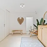 Elegant 1Br Retreat In Peaceful Grund